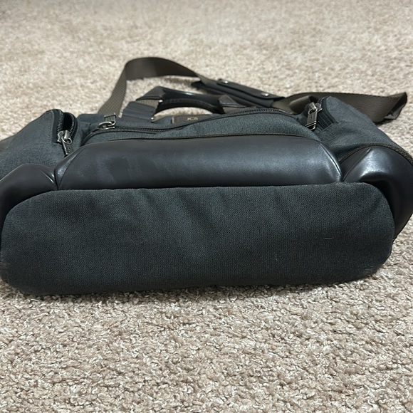 TUMI - Picture 5 of 10